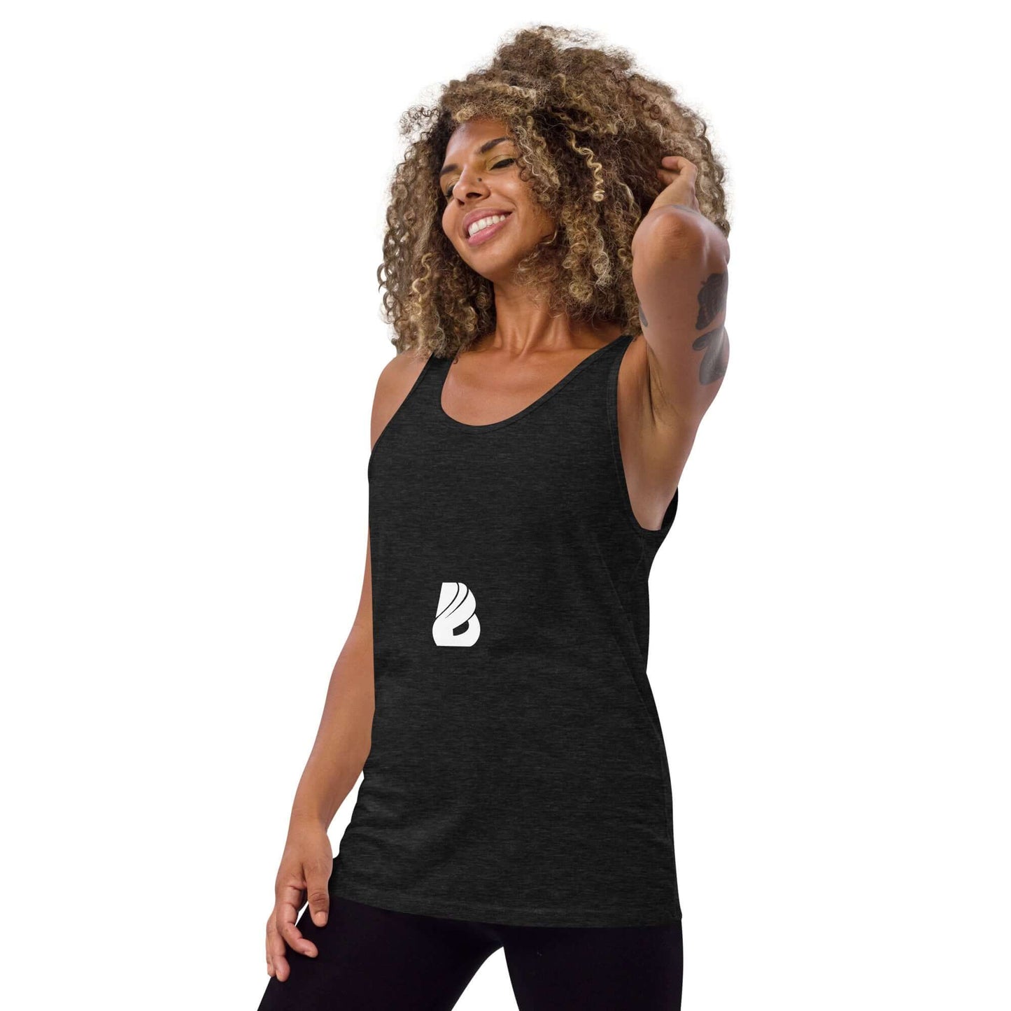 Model wearing Unisex-Tank-Top N°6, classic essential tank made of soft cotton, perfect for men and women, sports and casual wear.
