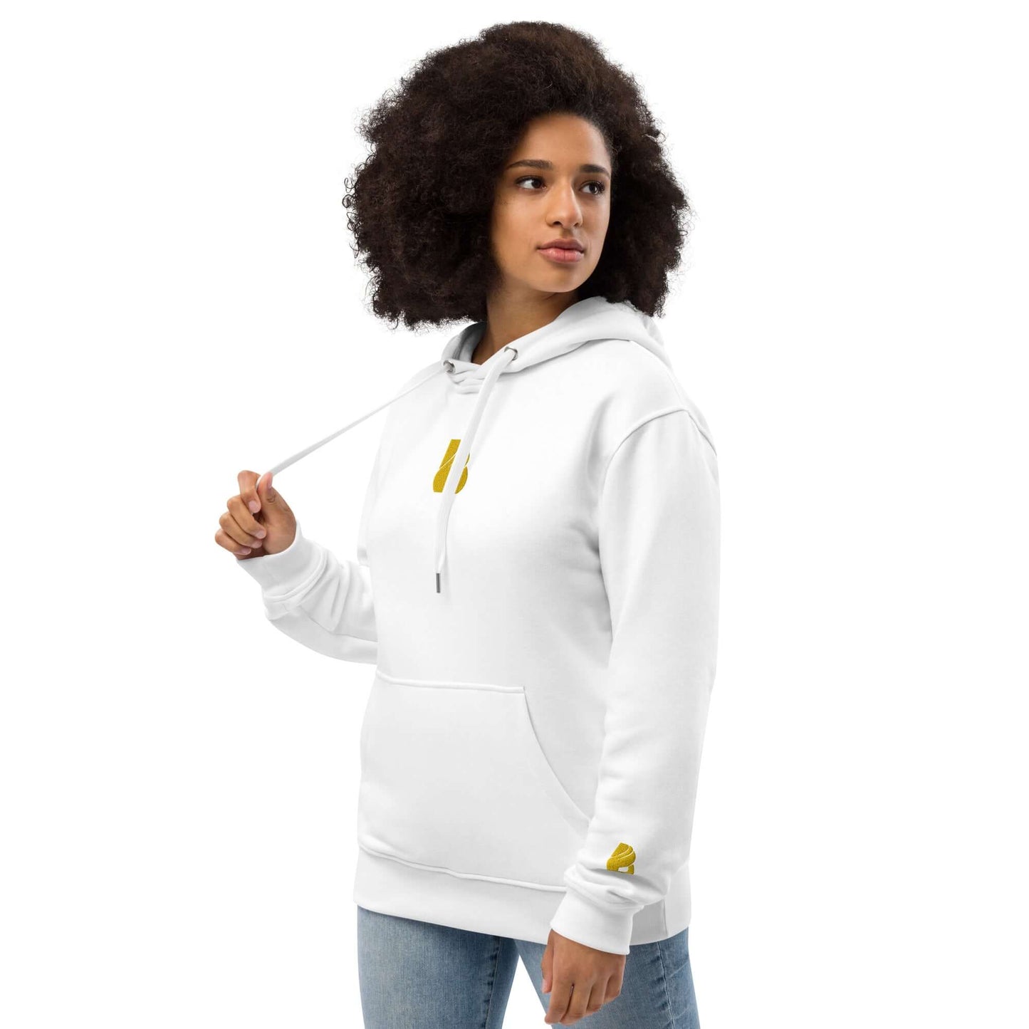 Woman wearing Hochwertiger Öko Kapuzenpullover N°9 made from organic and recycled materials, featuring a pouch pocket and double-layered hood.