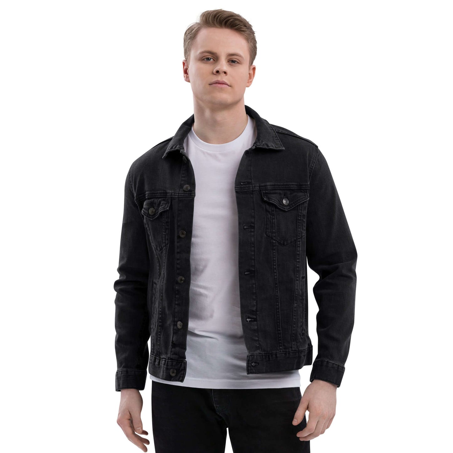 Unisex Jeansjacke N°0 in schwarz, getragen von einem Modell, modisch und vielseitig kombinierbar für jeden Look.