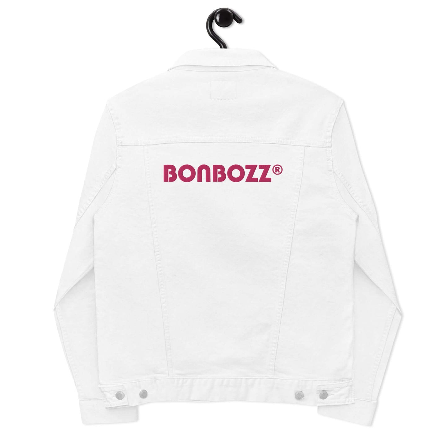 Unisex Jeansjacke N°0 with buttoned chest pockets and stylish back logo, 99% cotton, 1% elastane, hanging on a black hanger