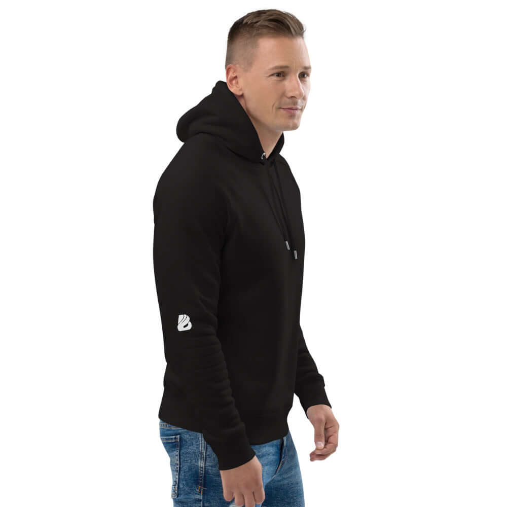 Unisex Kapuzenpullover N°35 in black, made from organic cotton and recycled polyester, featuring side pockets, worn by a model