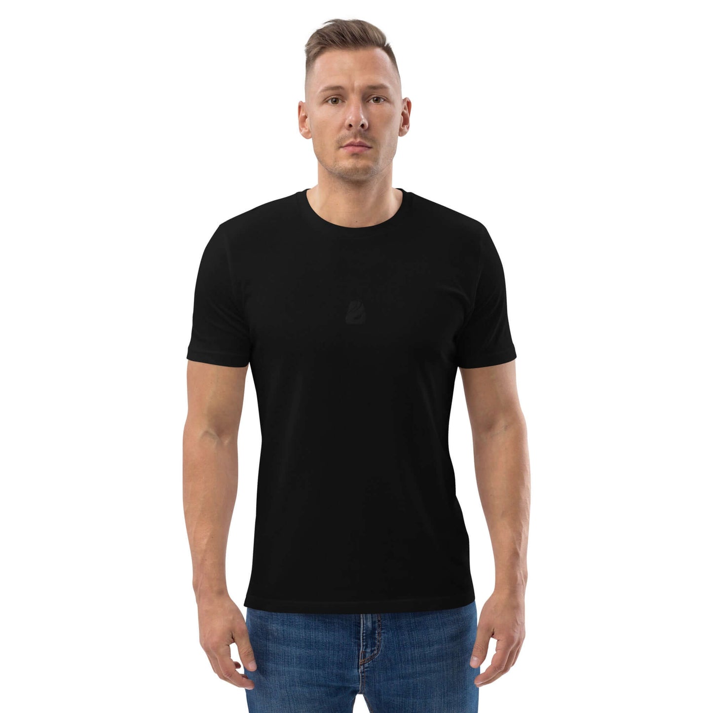 Man wearing Unisex-Bio-Baumwoll-T-Shirt N°0 in black, made from 100% organic cotton, showcasing a medium-fit design with ribbed collar.