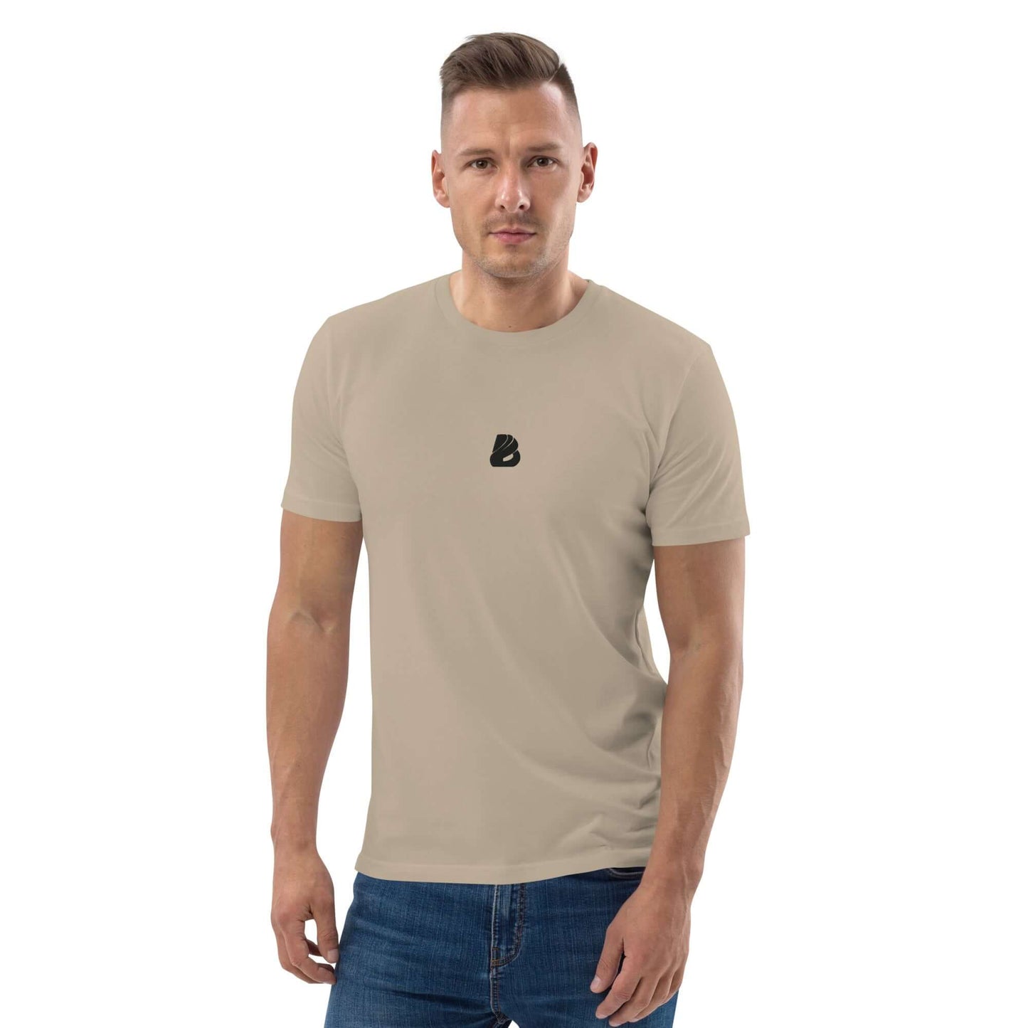 Model wearing Unisex-Bio-Baumwoll-T-Shirt N°0 made of 100% organic ring-spun cotton, showcasing medium-fit design and sustainable fashion.