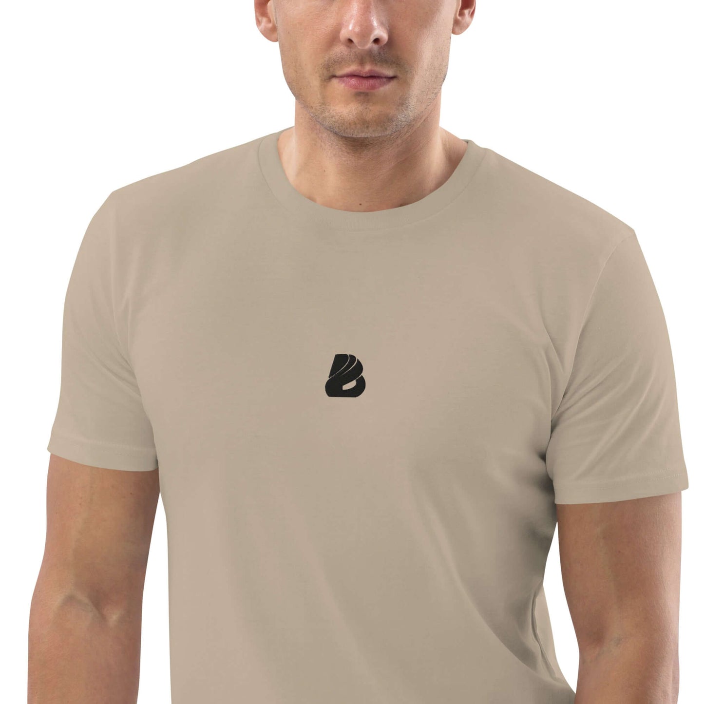 Unisex-Bio-Baumwoll-T-Shirt N°0 in beige color with a minimalistic logo print, made from 100% organic ring-spun cotton.