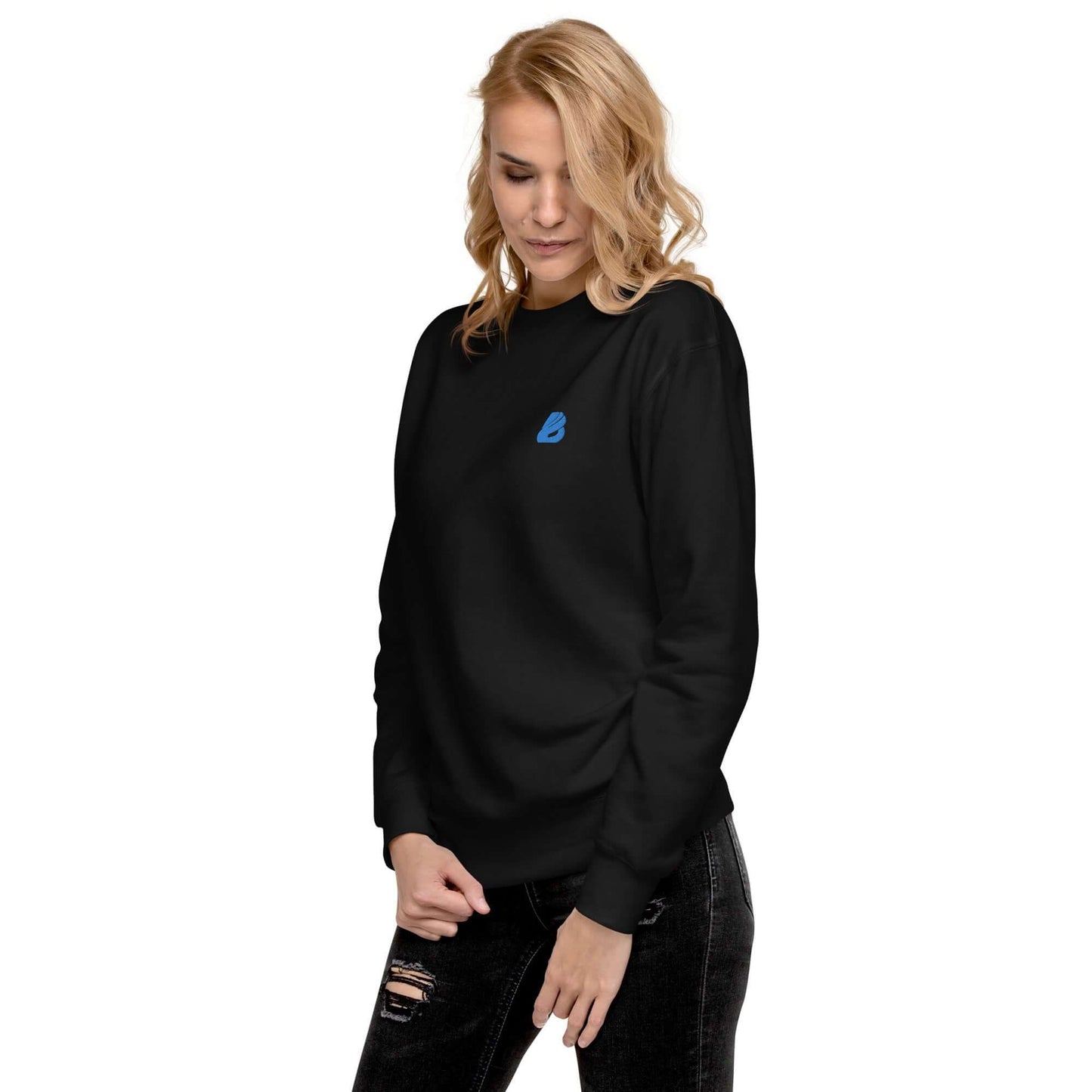 Model wearing the Unisex-Premium-Pullover N°0 with ribbed crew neck and soft fleece lining, styled for streetwear. Comfortable fit.