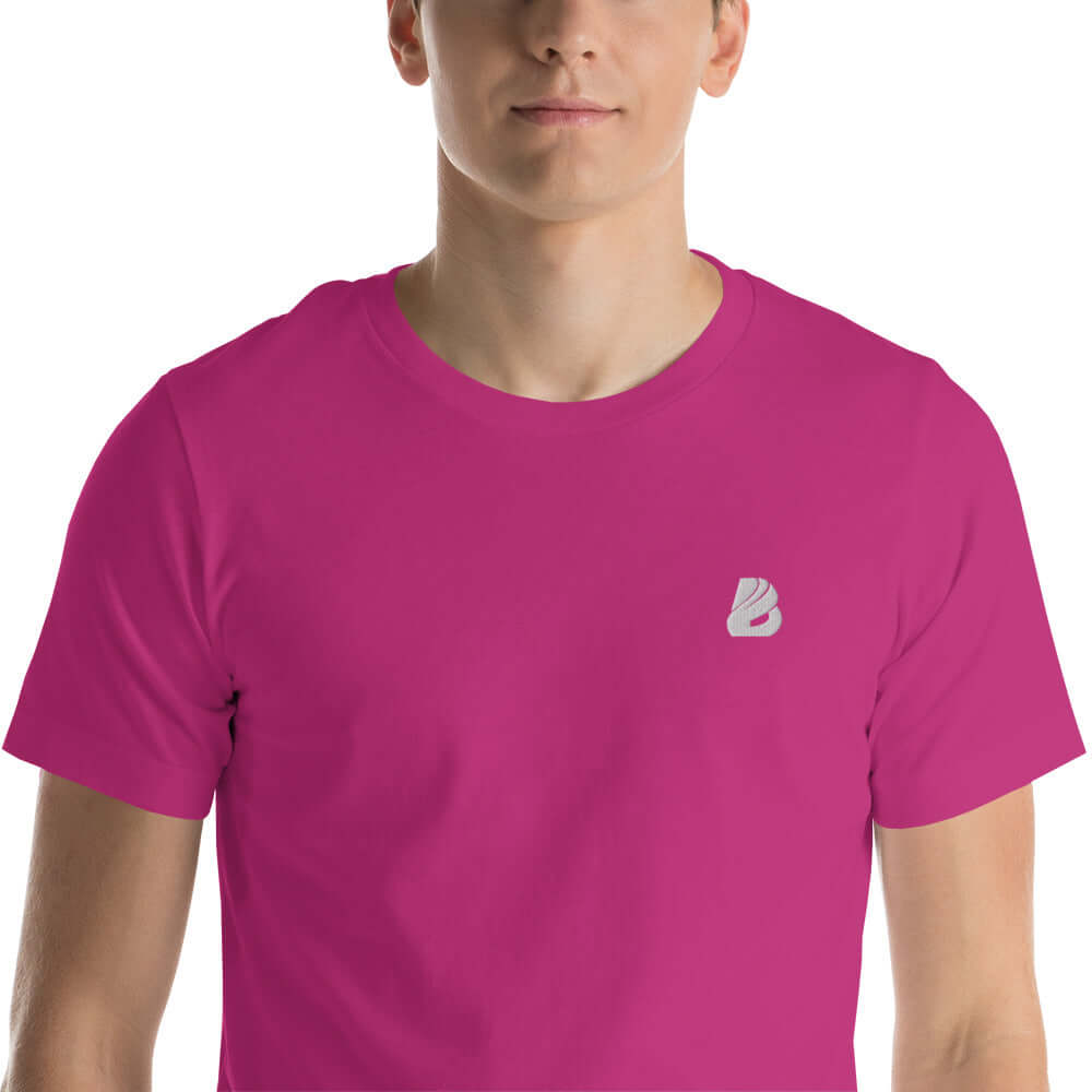 Person wearing pink Kurzärmeliges Unisex-T-Shirt N°4, soft cotton, ideal fit, front view