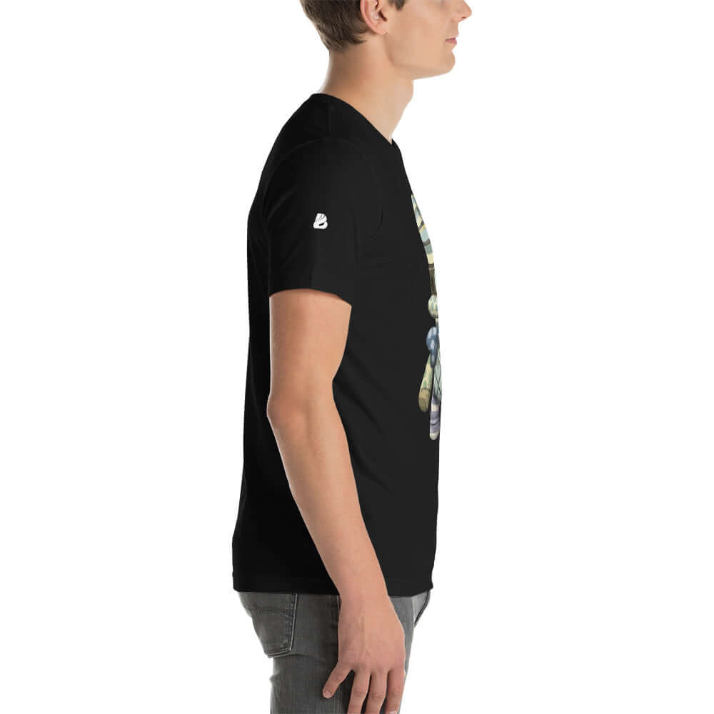 Kurzärmeliges Unisex-T-Shirt N°2 in black, side view, showing a comfortable fit, soft and lightweight material with balanced elasticity.