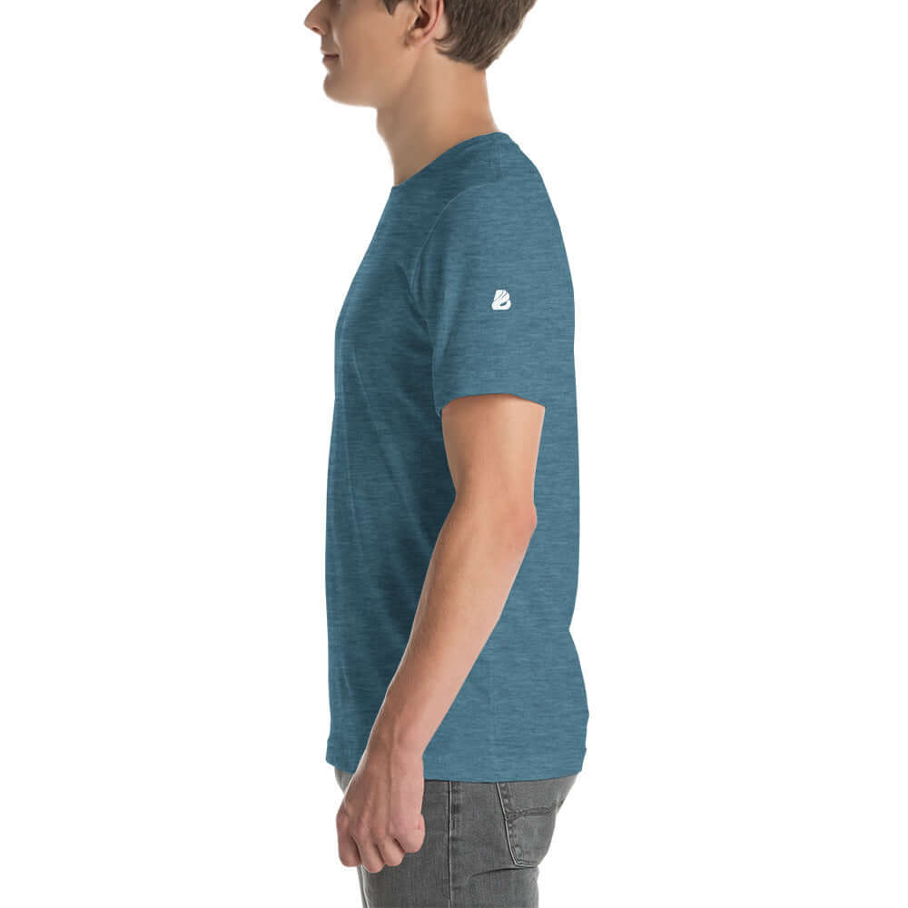 Side view of model wearing blue Unisex-T-Shirt N°0, showcasing its soft fabric and comfortable fit. Perfect for any wardrobe.