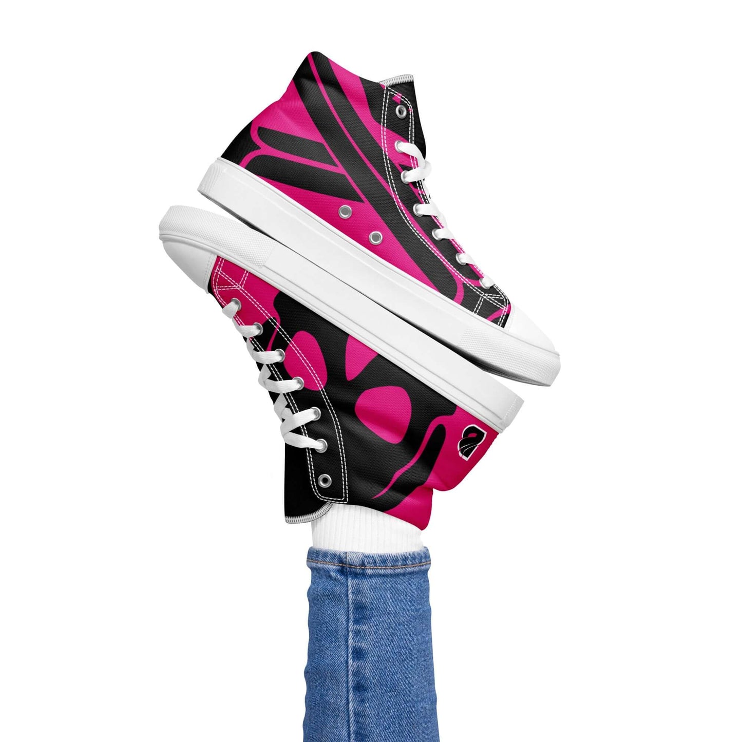 Hochprofil Leinenschuhe für Damen in Pink mit schwarzem Design und weißen Schnürsenkeln.