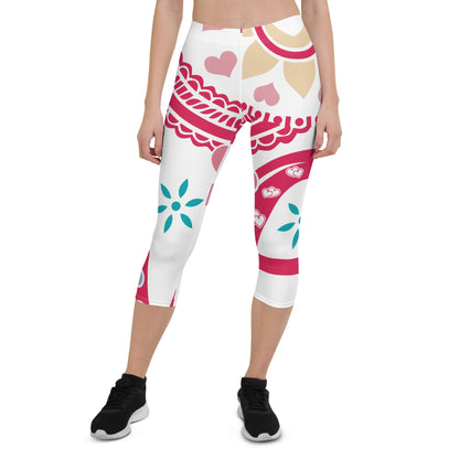 Model wearing Capri-Leggings N°4, super soft and comfortable, made with 82% polyester and 18% elastane, featuring a colorful design.