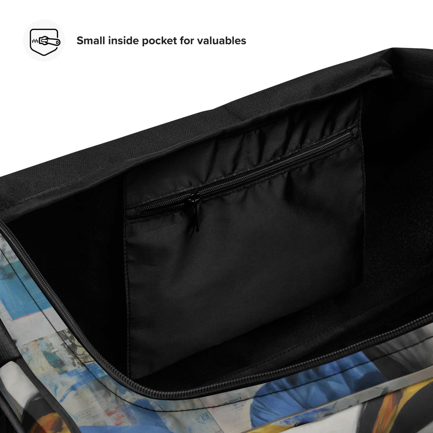 Innenansicht des Weekender mit kleiner Innentasche für Wertsachen, ideal für Reisen und Fitness.