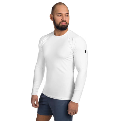Man wearing white Herren-Rash-Guard N°32 long-sleeve shirt, ideal for sports with sun protection and comfort.
