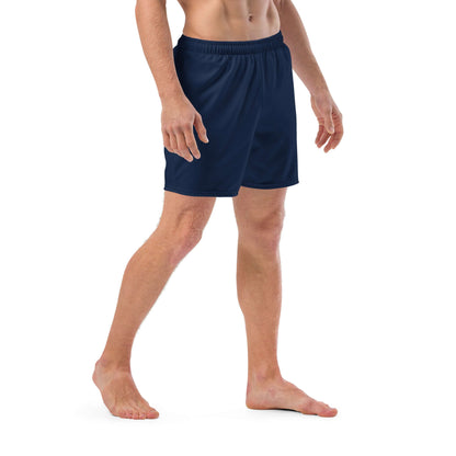 Recycelte Schwimmshorts für Männer in Marineblau, atmungsaktiv und schnell trocknend, perfekte Wahl für heiße Sommertage.