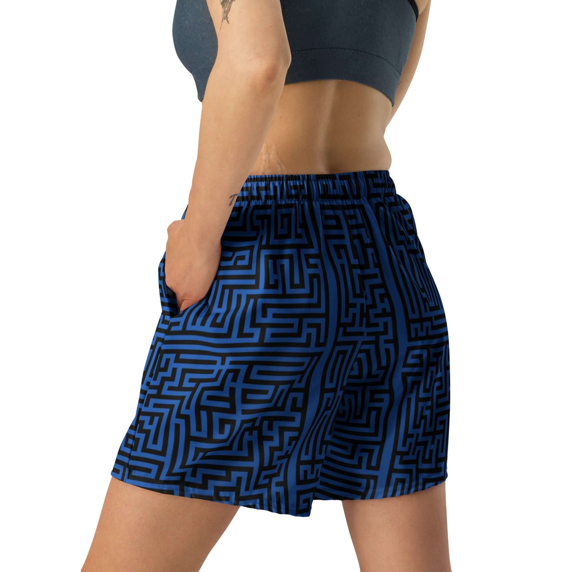 Lange Unisex Sport-Shorts in blue modern pattern, ideal for running, swimming, and workouts. Made with recycled polyester and elastane.