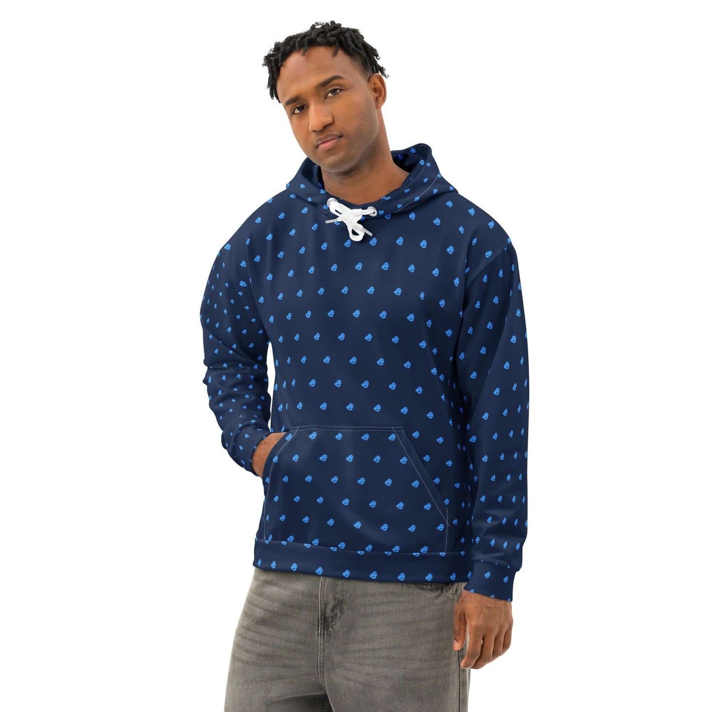 Unisex-Hoodie aus Baumwolle in Blau mit Allover-Druck, entspannte Passform, getragen von Modell, Premium Komfort und Stil.