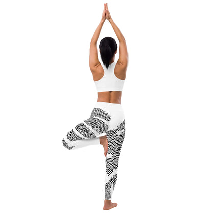 Person wearing Yoga-Leggings N°45 in a yoga pose, showcasing stretch and comfort.