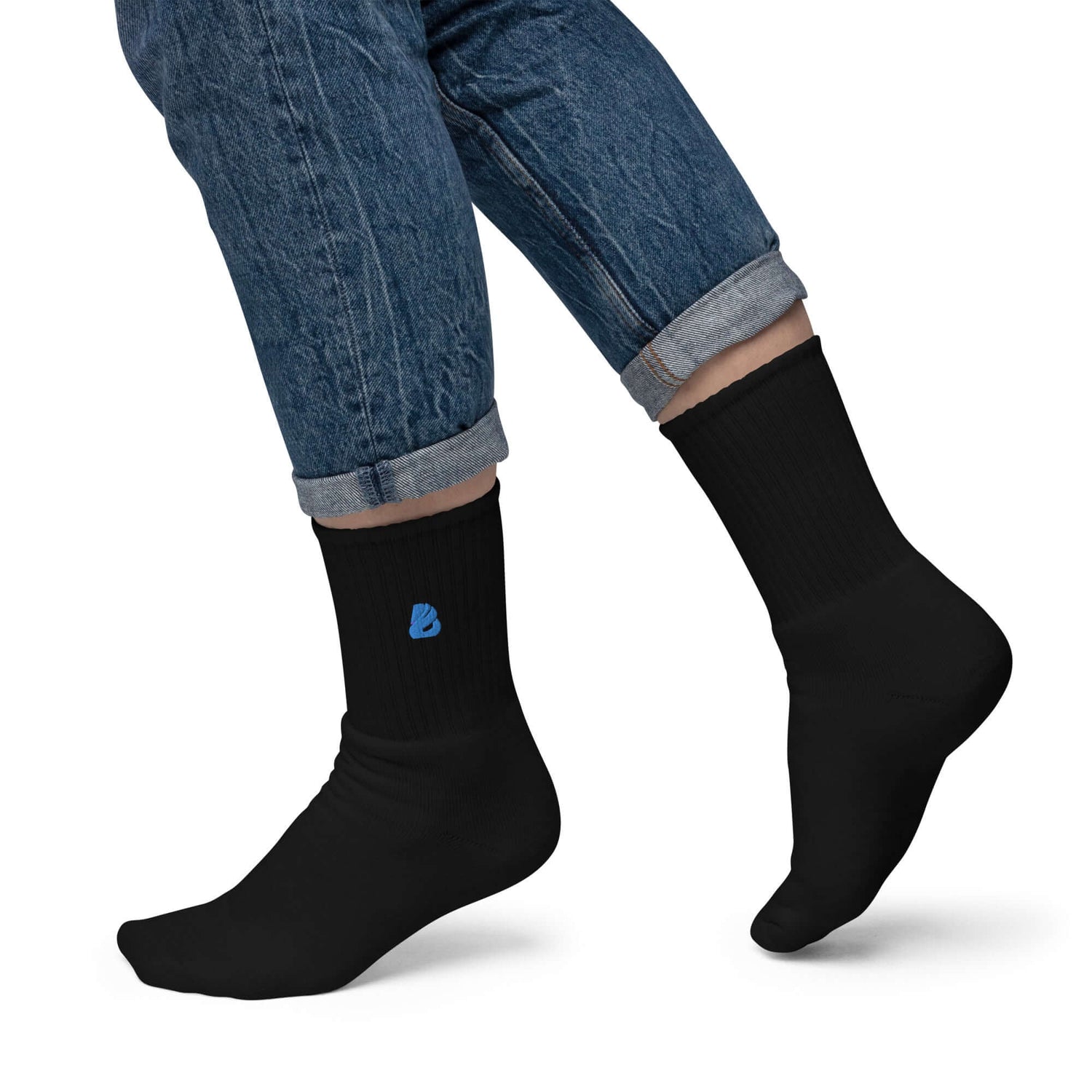 Schwarze bestickte Socken mit blauem Logo, ideal für Komfort und Stil, in den USA hergestellt.