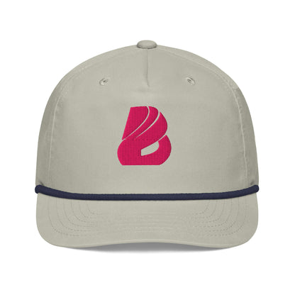 Golfcap with red logo, structured fit, adjustable snapback, 70% cotton, 30% nylon, perfect for outings, classic style accent.