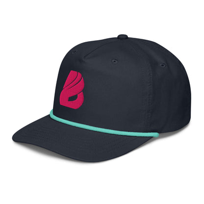 Golfcap in navy with pink logo, featuring a structured fit, adjustable snapback, and contrasting band, ideal for classic style enthusiasts.