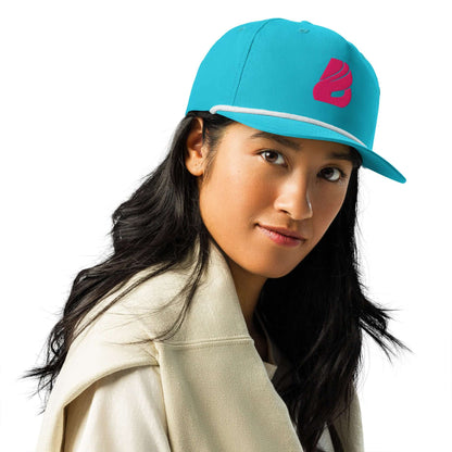 Woman wearing a stylish Golfcap with structured fit and snapback closure, perfect for a classic touch to any outfit.