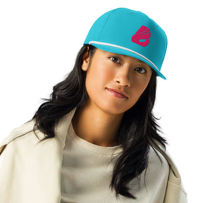 Modern Golfcap featuring structured fit, snapback closure, perfect for outings. Stylish addition to any outfit.