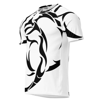 Herren-Rashguard with bold black tribal print, made from recycled materials, offers moisture-wicking comfort for workouts and beach days.