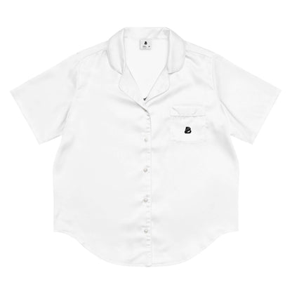 Kurzärmeliges Pyjama-Oberteil für Damen aus Satin in Weiß, ideal als Nachtwäsche oder stilvolle Loungewear.