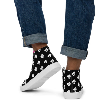 High-Top Leinenschuhe für Herren N°7, schwarzes Design mit weißen Mustern, getragen mit hochgekrempelten Jeans, Seitenansicht