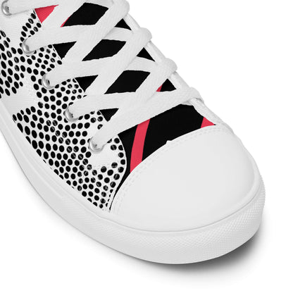 Close-up of High-Top Leinenschuhe für Herren N°6 with a polka dot design and white laces.