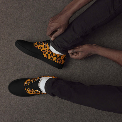Herren-Canvas-Schuhe mit Leopardenmuster, atmungsaktivem Futter und abnehmbarer Innensohle, kombiniert mit schwarzer Gummisohle.