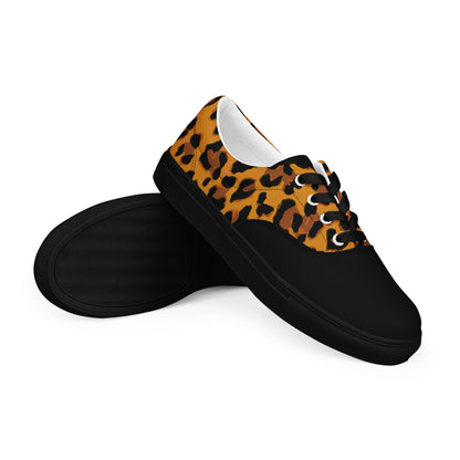 Herren-Canvas-Schuhe with leopard print design, showcasing breathable lining, cushioned collar and tongue, and EVA rubber soles for comfort.