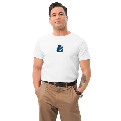 Man wearing Herren-T-Shirt aus Premium-Baumwolle N°3 in white with logo, classic fit, styled with khaki pants. Luxury cotton tee for all outfits.