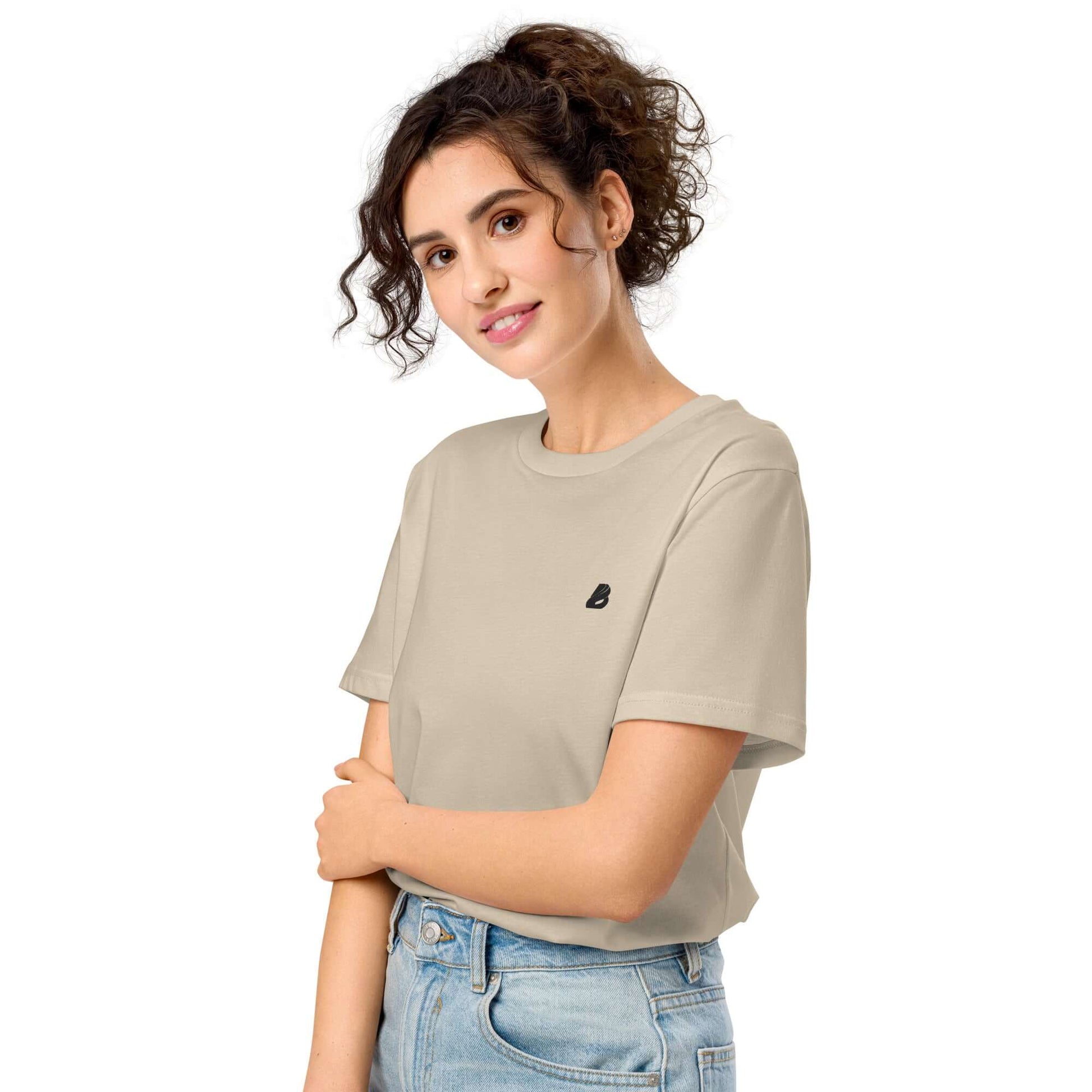 Beige unisex Bio-T-Shirt aus 100 % Bio-Baumwolle, lässig und umweltfreundlich, perfekte Passform.