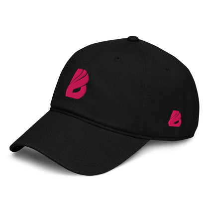 Vorgewaschene Baseballkappe in Schwarz mit rotem Logo auf der Vorderseite, klassische Low-Profile, verstellbarer Riemen, 100 % Baumwolle