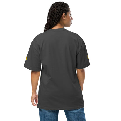Rückansicht eines Oversized T-Shirt mit verwaschenem Look N°0, getragen von einer Person mit lässigem Stil.