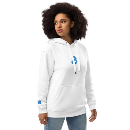 Woman wearing white Hochwertiger Öko Kapuzenpullover N°12 with front pocket and blue logo, made from organic cotton and recycled materials.