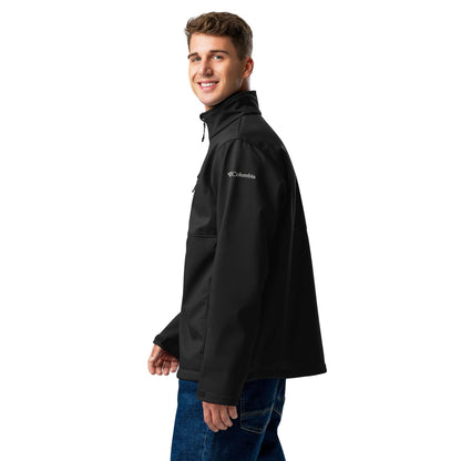 Weiche Columbia Softshell-Jacke N°1 in schwarz getragen von einem Modell im Outdoor-Look, ideal für Wind und Wetter.