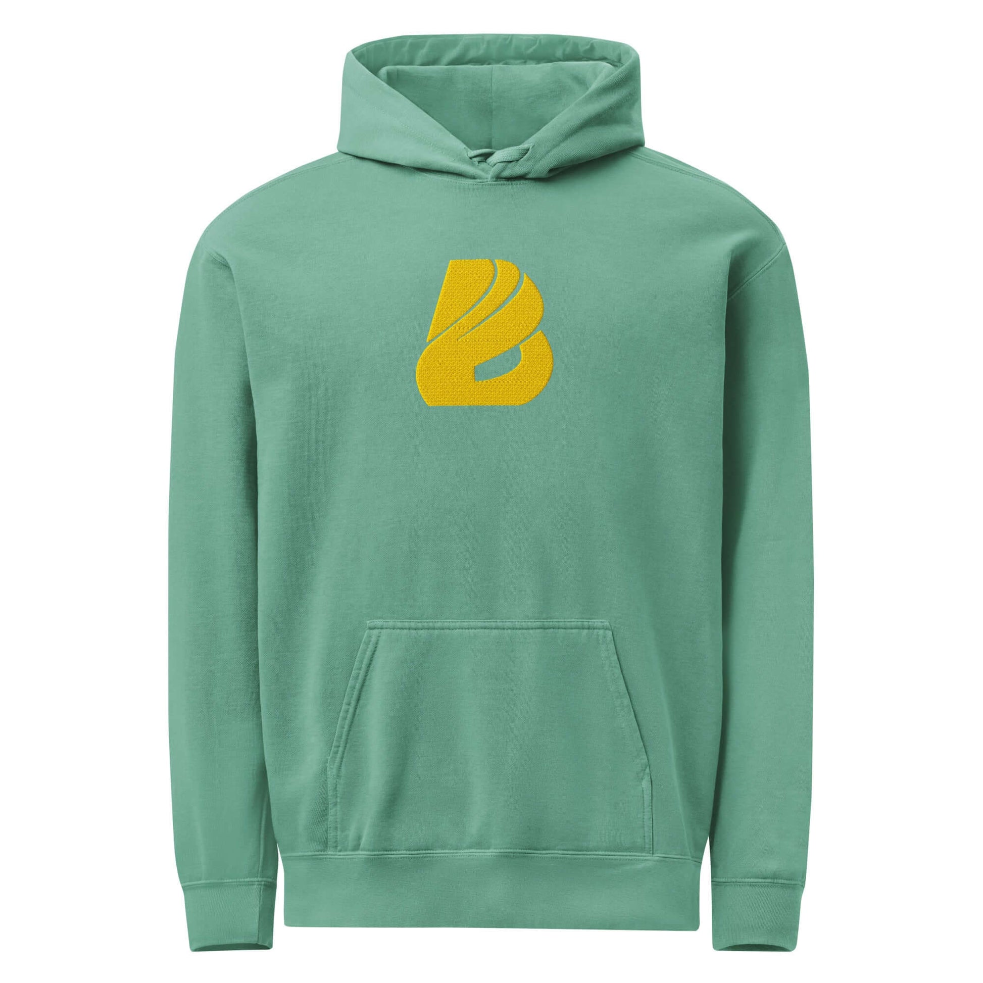 Grüner textilgefärbter Unisex-Hoodie aus Baumwollmischung mit gelbem Logo auf der Brust, gemütliche Passform für Alltag und Entspannung.