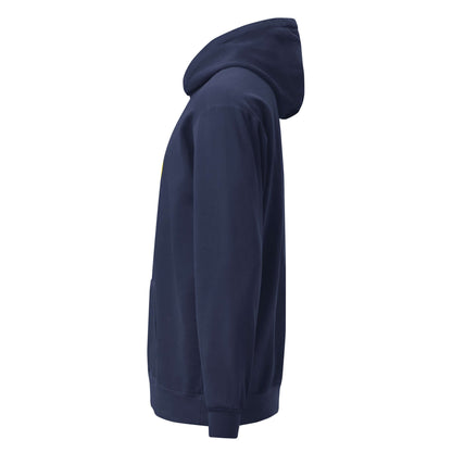 Seitliche Ansicht des textilgefärbten Unisex-Hoodies für Alltag und Entspannung in dunklem Ton.