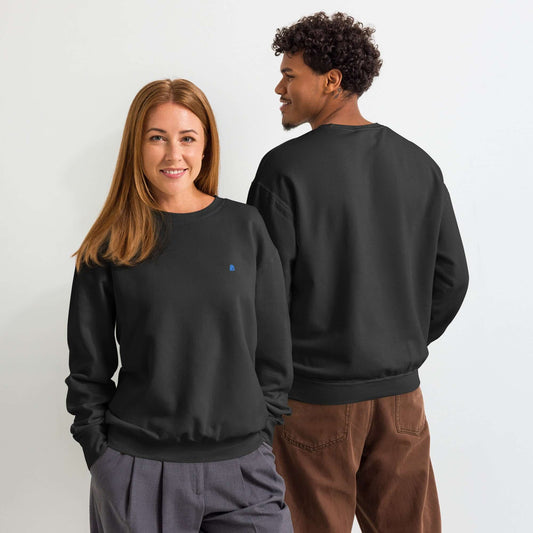 Leichter textilgefärbter Unisex-Fleece-Pullover mit Rundhalsausschnitt in Schwarz, Modellansicht von vorne und hinten