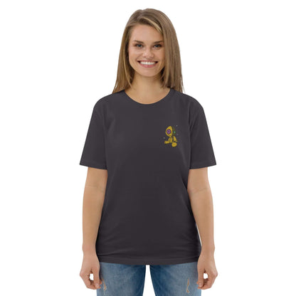 Woman wearing Unisex-Bio-Baumwoll-T-Shirt N°1 in black, displaying eco-friendly fashion made from organic cotton.