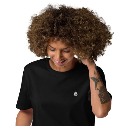 Person wearing Unisex-Bio-Baumwoll-T-Shirt N°2, black color, organic cotton, eco-friendly clothing.