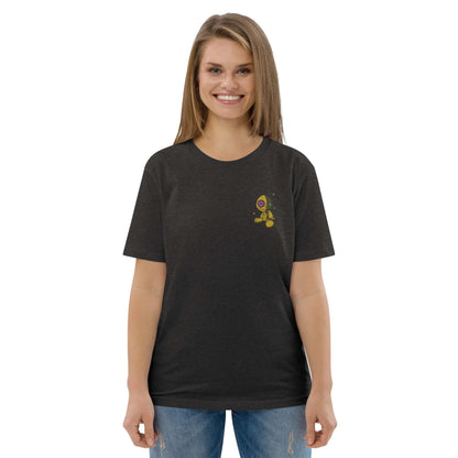 Unisex-Bio-Baumwoll-T-Shirt N°1 in black, featuring a ring-spun organic cotton fabric, worn by a model, showcasing eco-friendly fashion.