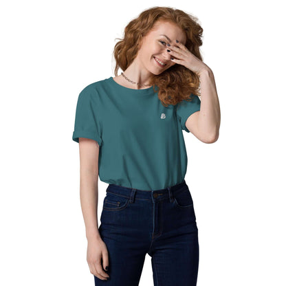 Unisex-Bio-Baumwoll-T-Shirt N°2 aus 100% ringgesponnener Bio-Baumwolle, mittlere Passform, umweltfreundlich, getragen von Frau.