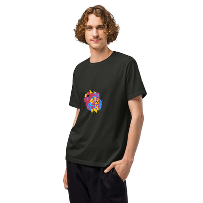 Model wearing Oversized-Unisex-T-Shirt with vintage wash effect and colorful lion design, made of 100% ring-spun cotton.