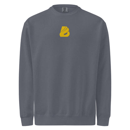 Unisex Pullover auf grauem Hintergrund mit gelbem Logo, weiches vintage Design, lssige Passform, perfekte Wahl für den Alltag.