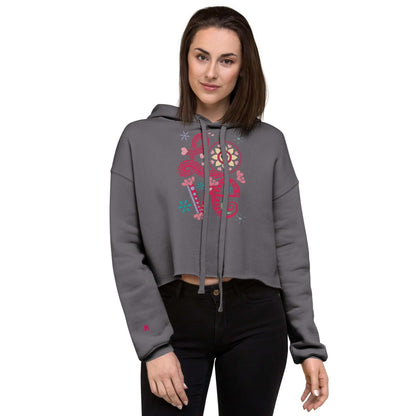 Trendige Crop-Hoodie mit offenem Saum und Kordelzügen, aus atmungsaktiver Baumwoll-Polyester-Mischung, Modell trägt grauen Hoodie.