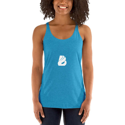 Racerback Tank-Top für Damen N°1 in Blau, leicht und figurbetont mit kantigen Nähten, Vorderansicht eines lächelnden Models.