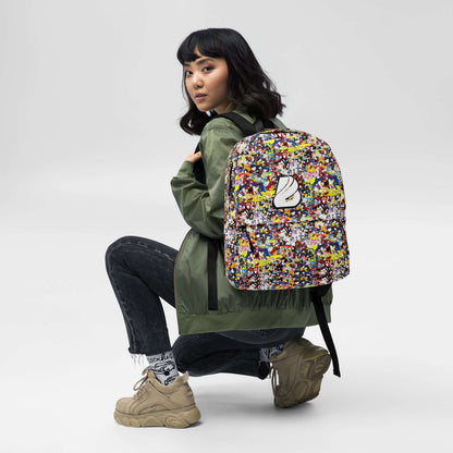 Model demonstrating Rucksack N°3 with multiple compartments, ideal for daily use and sports, featuring a colorful, weather-resistant design.