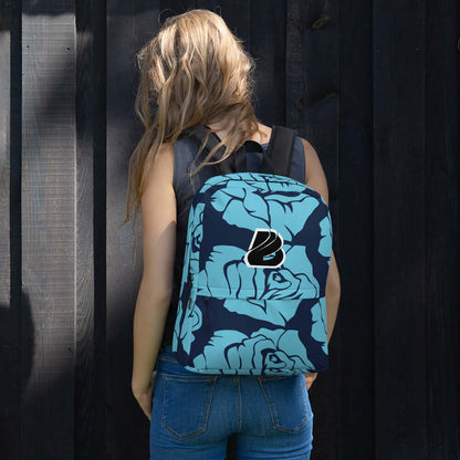 Person wearing blue floral Rucksack N°4 outdoors